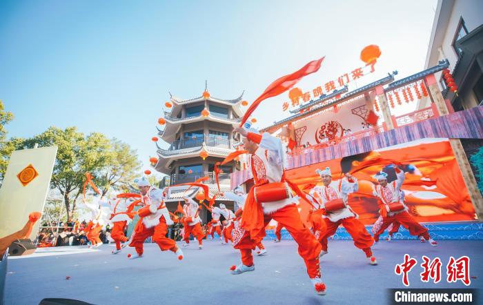 文化观察：从丽水到全国，“村晚”何以“四十不惑”？